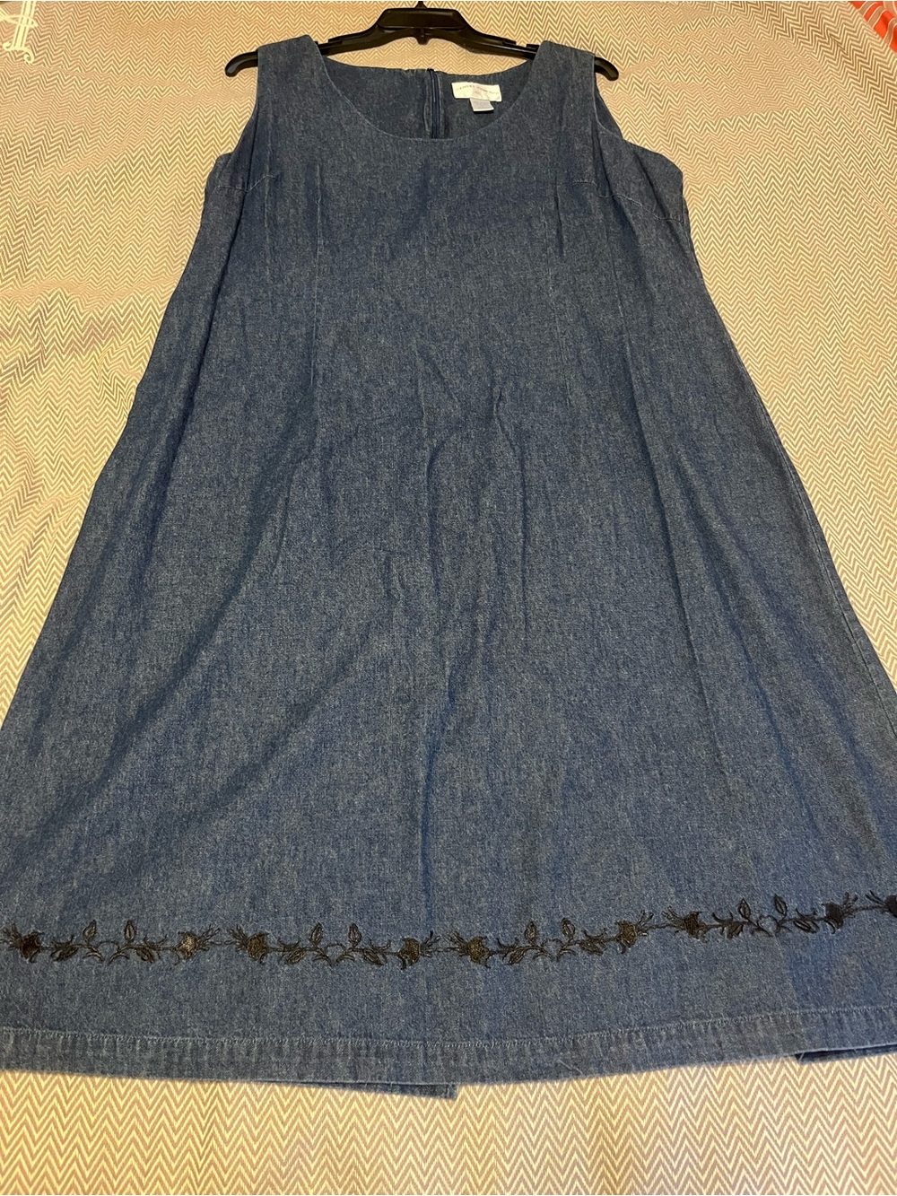 Country Concept Plus Denim Embroidered Midi Dress with Embroidery. Size 2X.